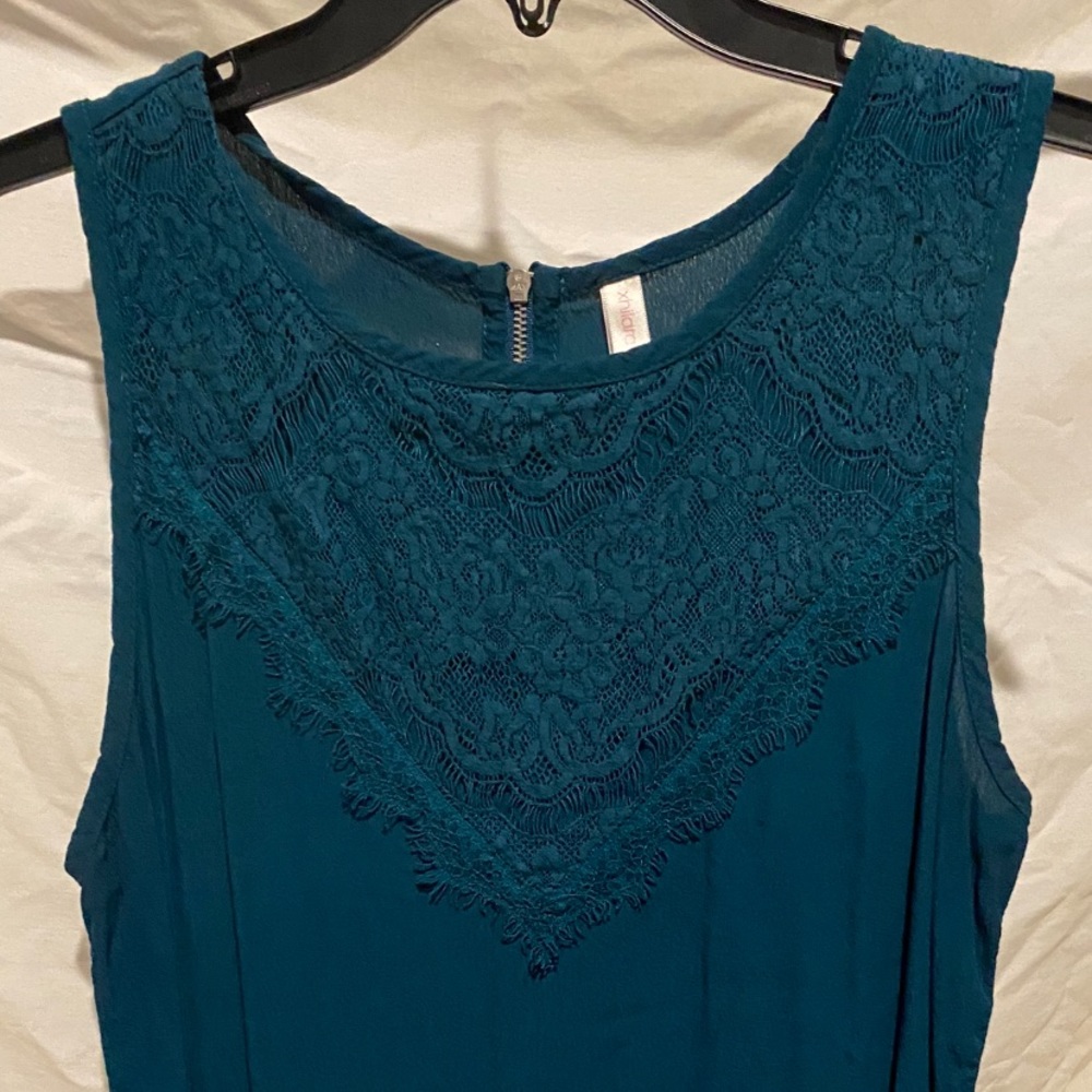 Sleeveless blouse